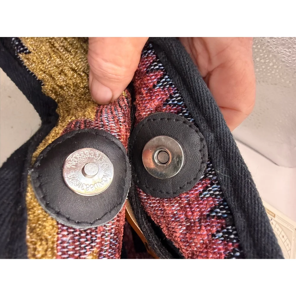 Vintage Women's Raj L.A. Crossbody Bag southwest style Black Multicolor